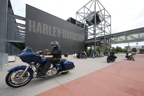 Pendingin Oli Bermasalah, Ribuan Unit Harley Davidson Ditarik