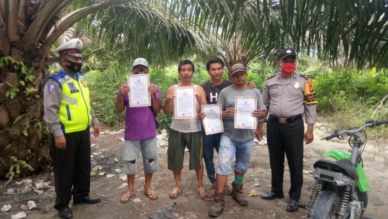 Cegah Karhulta, Polsek Pangkalan Kuras Rutin Sosialisasi Maklumat Kapolda Riau