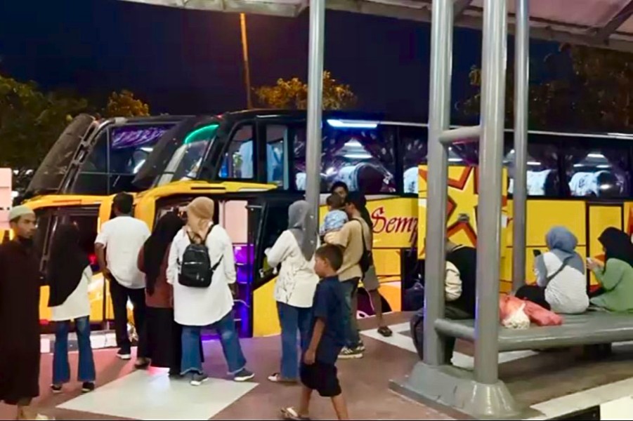 Lonjakan Pemudik Mulai Terjadi di Terminal AKAP Payung Sekaki Pekanbaru