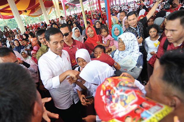 Jokowi Cairkan Bansos PKH Mulai Januari 2019, Mensos Sebut Tak Terkait Politik