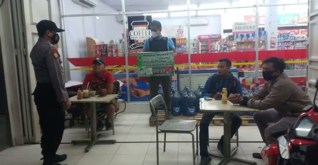 Giat Malam, Polsek Bandar Sei Kijang Monitor Prokes di Swalayan