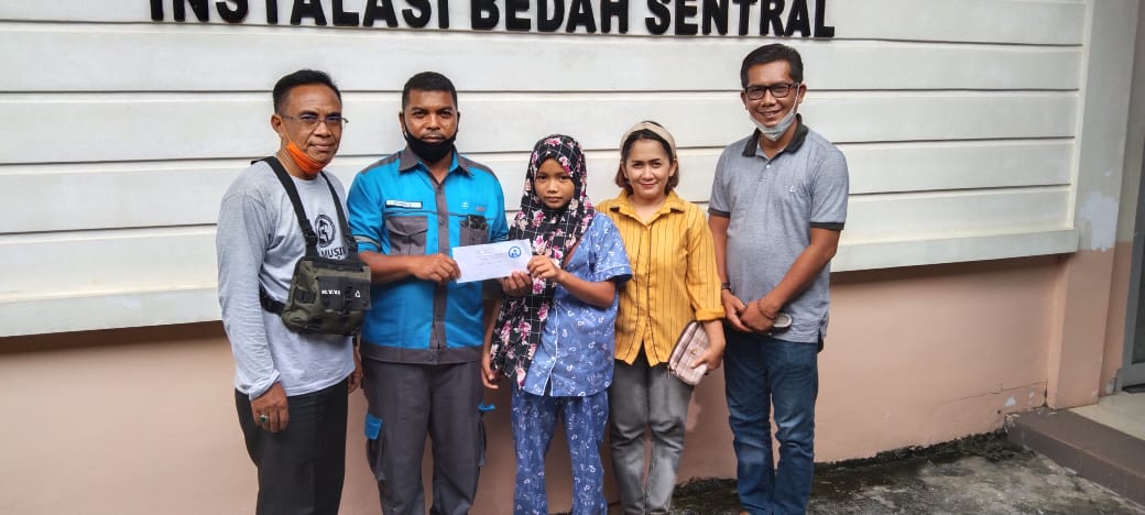 Peduli Terhadap Sesama; Forum Orgen Tunggal Dendang Kuantan Singingi Berikan Bantuan Kepada Pak Lasimin Yang Sedang Terbaring Sakit di RSUD Teluk Kuantan