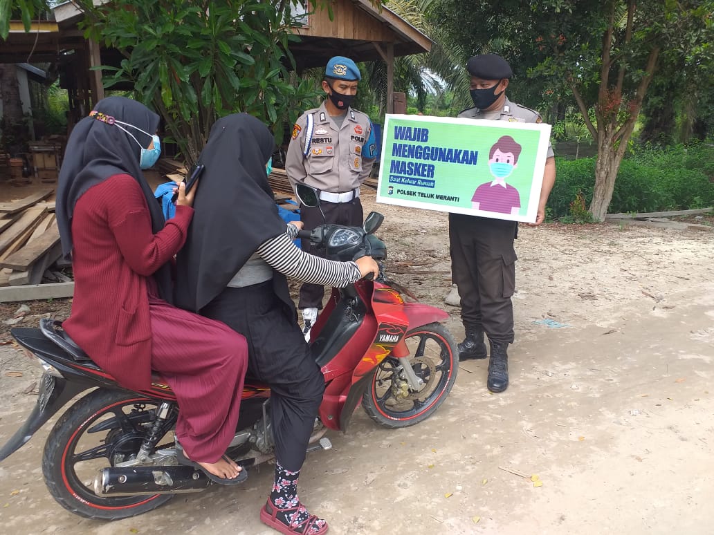 Tertibkan Penerapan Prokes, Polsek Teluk Meranti Operasi Yustisi di Jalan Lintas Bono
