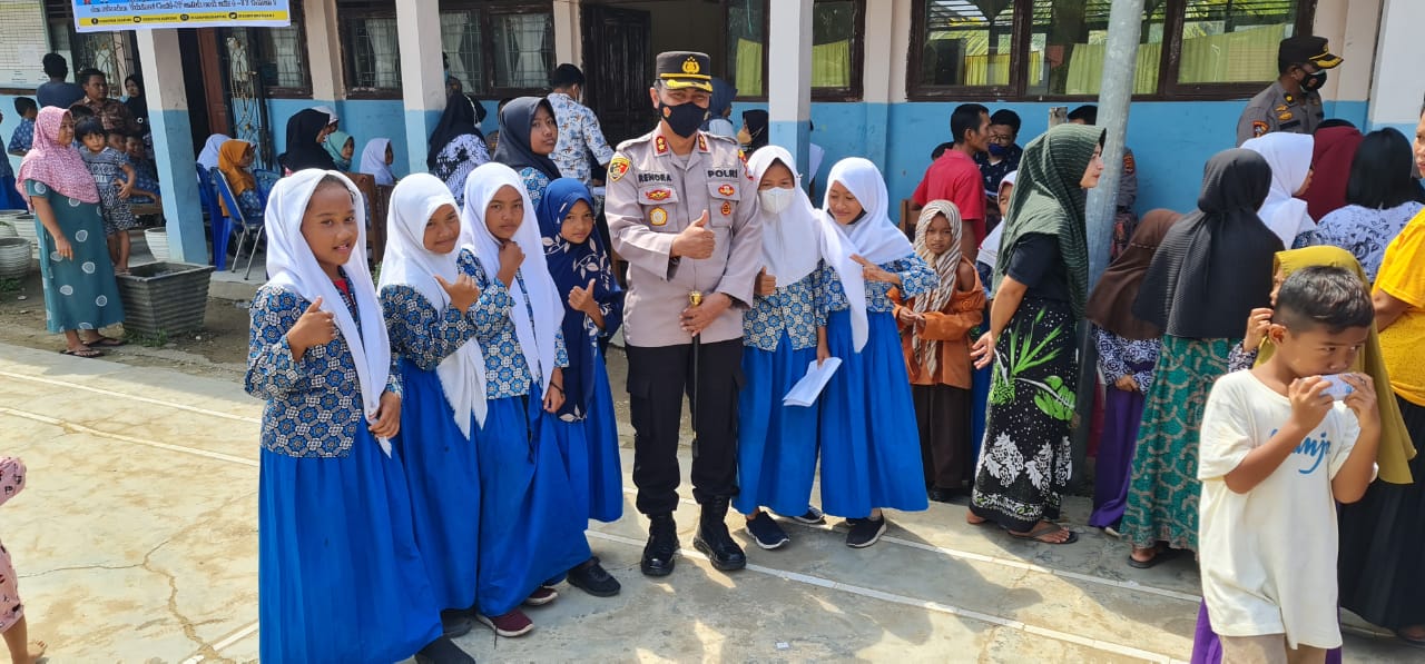 Kapolres Kuansing AKBP Rendra Oktha Dinata,SIK M.Si Tinjau Vaksinasi di Desa Terluar Kabupaten Kuansing