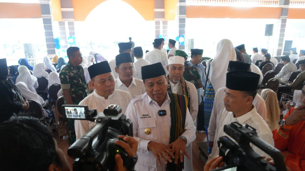 Peringati 1 Muharram  Bupati Gelar Tabligh Akbar dan Kumpulkan Ribuan Anggota BKMT Se Kuansing