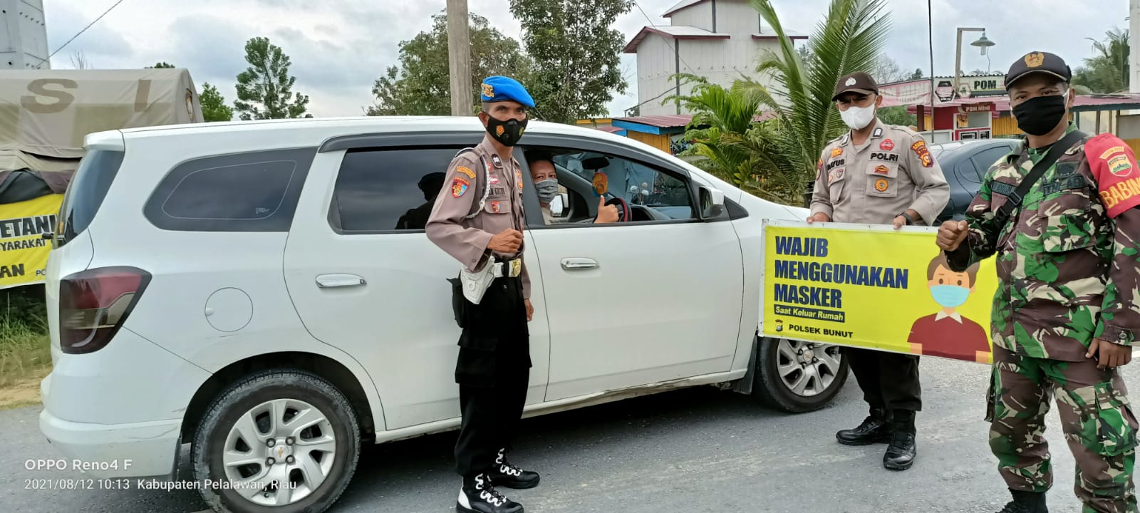 PPKM Level 3, Polsek Bunut Bersama Koramil Periksa Prokes Masyarakat