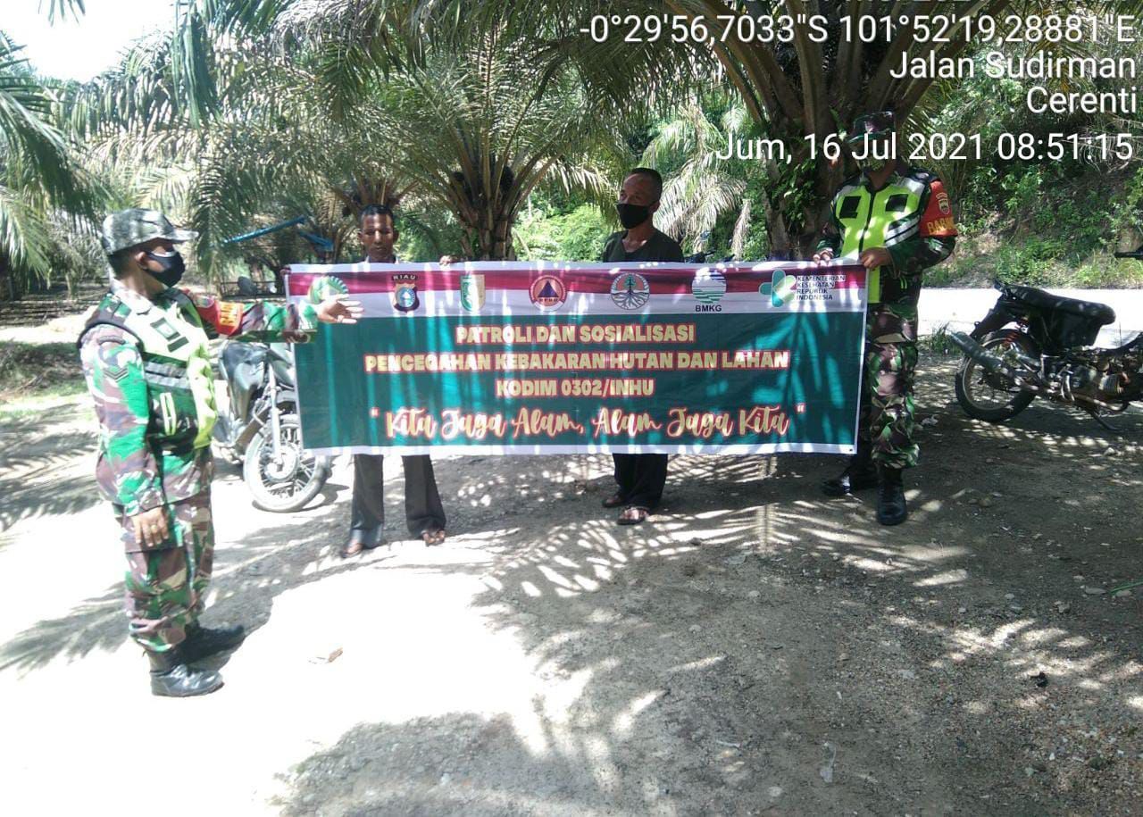 Rutin Dilaksanakan Sertu Indra Jalil, Babinsa Koramil 06/Cerenti Kodim 0302/Inhu Laksanakan Patroli Karlahut Bersama Warga