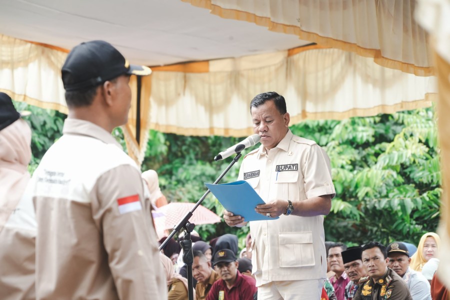 Kukuhkan Pengurus KTNA Kuansing,  Bupati Minta Lahirkan Petani Millenial