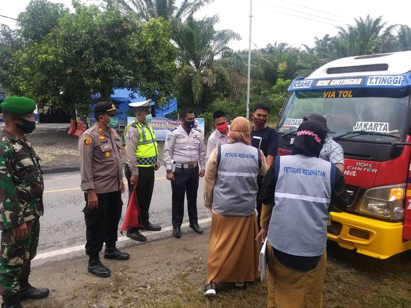 Kapolsek Bandar Sei Kijang Pimpin Operasi Yustisi di Jalan Lintas Timur KM 28