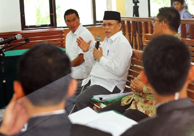 KPK Cegah Bupati Rohul dan Mantan Ketua DPRD Riau