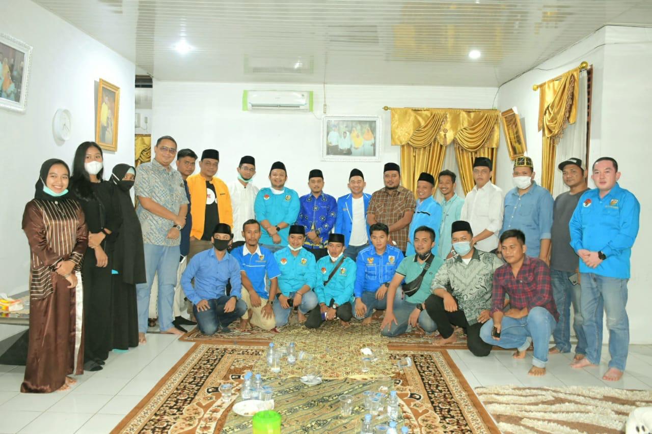 DPD KNPI Riau dan DPD KNPI Kampar Buka Puasa Bersama Dengan Ketua Partai Golkar Kampar Repol S.Ag