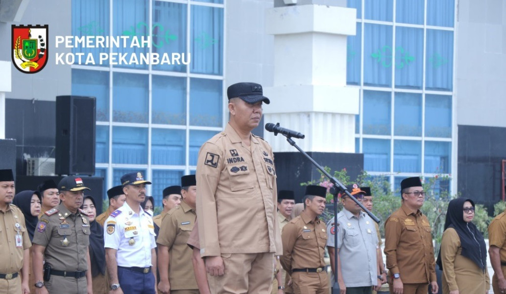 Kepala BPKAD Pekanbaru Saksikan Penyerahan LPPD tahun 2022 Kepada OPD Berprestasi Oleh Sekda Pekanbaru