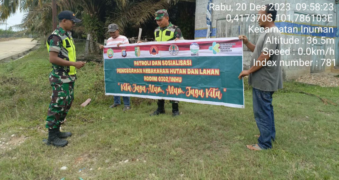 Antisipasi Karhutla, Di Desa Lebuh Lurus Kecamatan Inuman Para Babinsa Koramil 06/Cerenti Kodim 0302/Inhu Lakukan Patroli dan Sosialisasi Untuk Cegah Kebakaran Hutan Dan Lahan