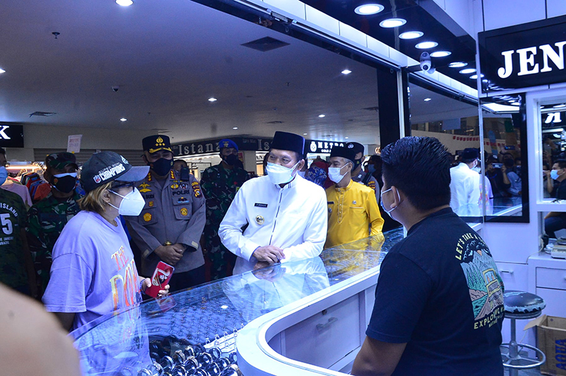 Wali Kota Pekanbaru Tinjau Penerapan Prokes di Pusat Perbelanjaan