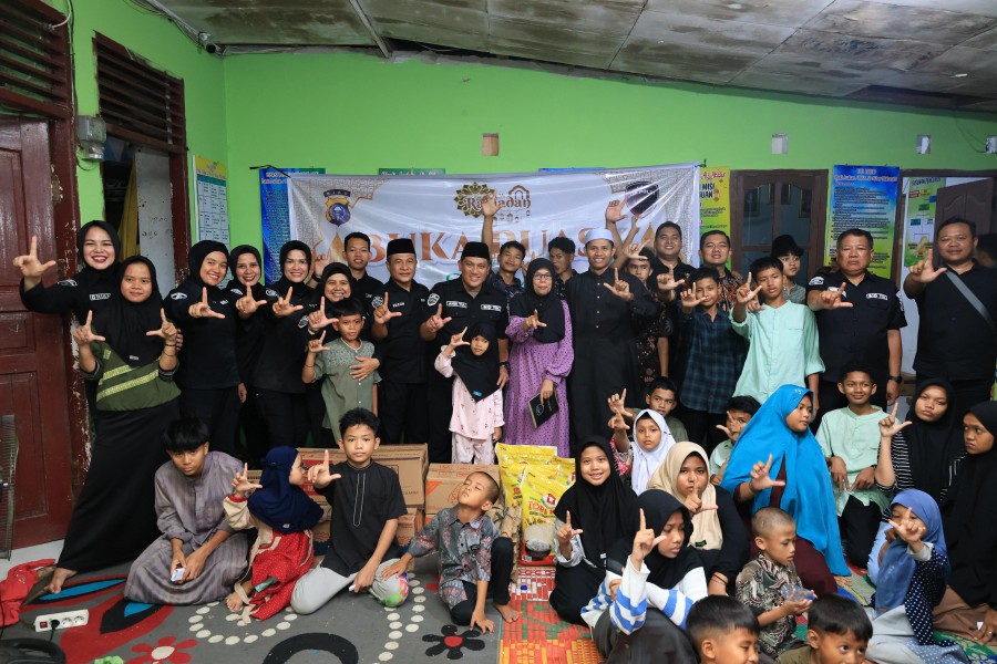 Bid TIK Polda Riau Berbagi Kebahagiaan dan Ajak Anak Panti Cintai Lingkungan