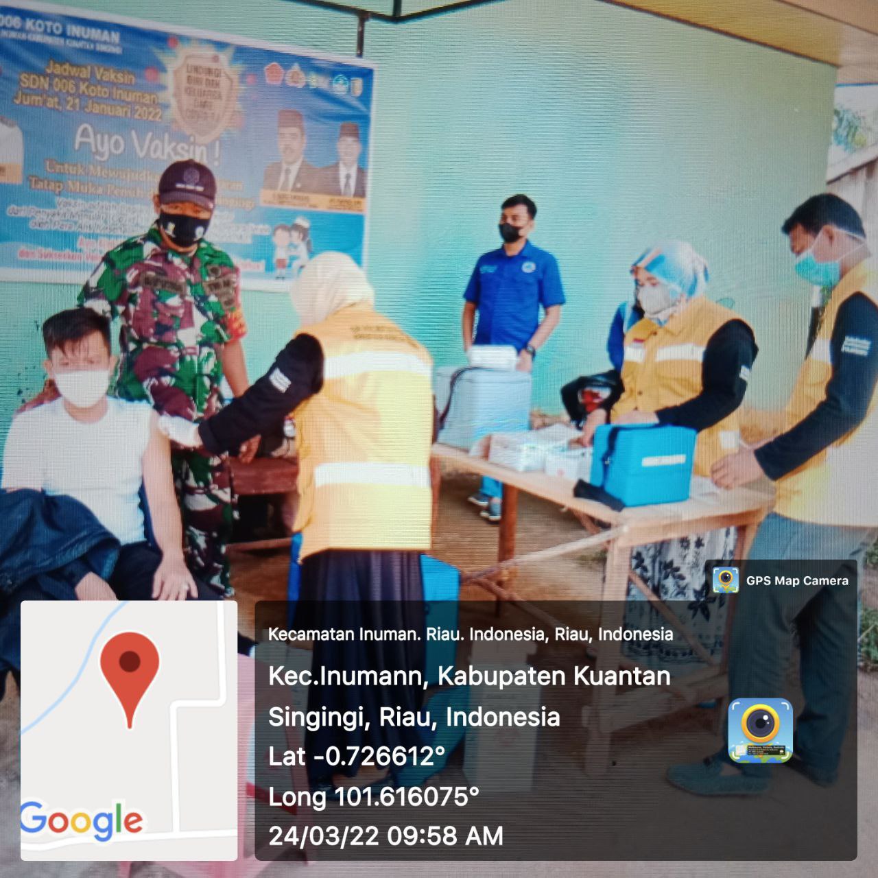 Sertu Heriyus Saputra Babinsa Koramil 06/Cerenti Kodim 0302/Inhu, Bersama Bhabinkamtibmas Pantau Dan Dampingin Pelaksanaan Vaksin Covid-19