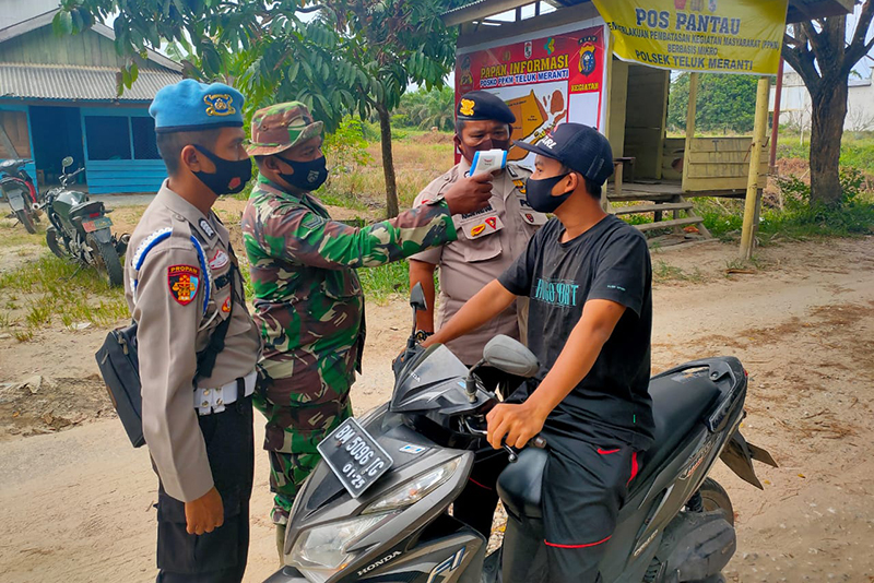 Polsek Teluk Meranti Kembali Disiplinkan Protokol Kesehatan di Posko PPKM