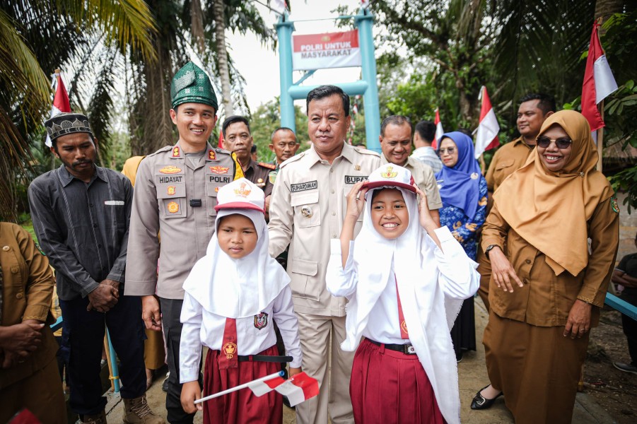 Warga Terharu, Jembatan Merah Putih Presisi Muara Petai Resmi Difungsikan