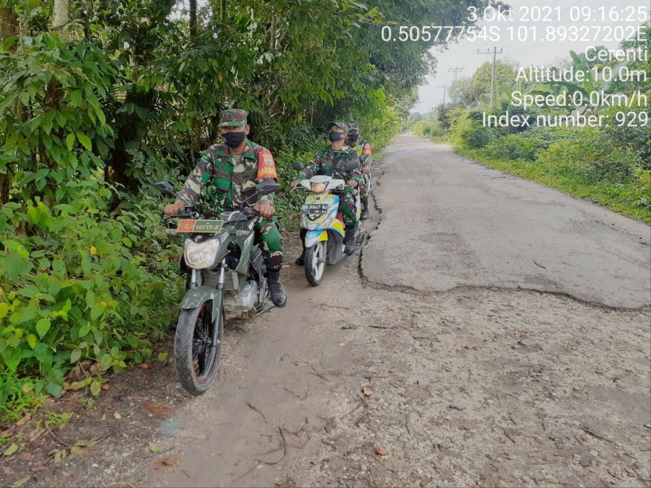 Babinsa Koramil 06/Cerenti Kodim 0302/ Inhu Laksanakan Patroli Untuk Cegah Kebakaran Hutan Dan Lahan di Sikakak