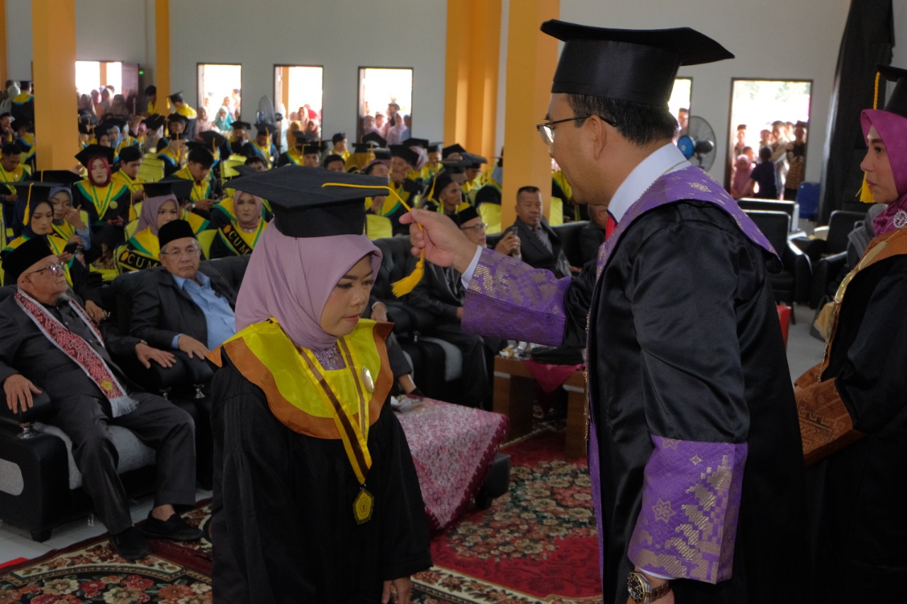Pesan Rektor UNIKS Saat Wisuda IX, Jangan Berhenti Bermimpi dan Bertindak