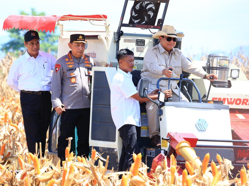 Produktivitas Naik Tajam, Prabowo Apresiasi Peran Polri dalam Panen Raya Jagung