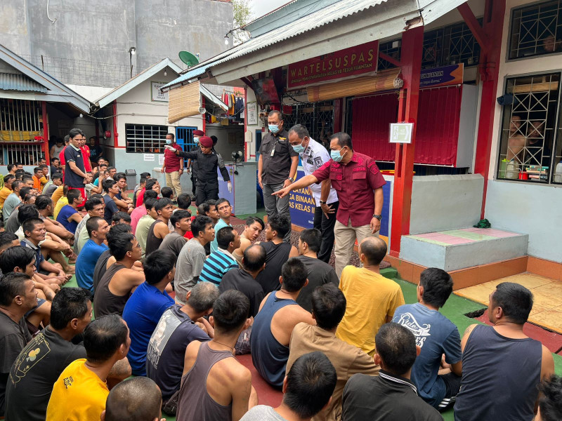 Penggeledahan Gabungan Dan Tes Urine Bersama TNI, POLRI dan BNN Di Lapas Kelas IIB Teluk Kuantan