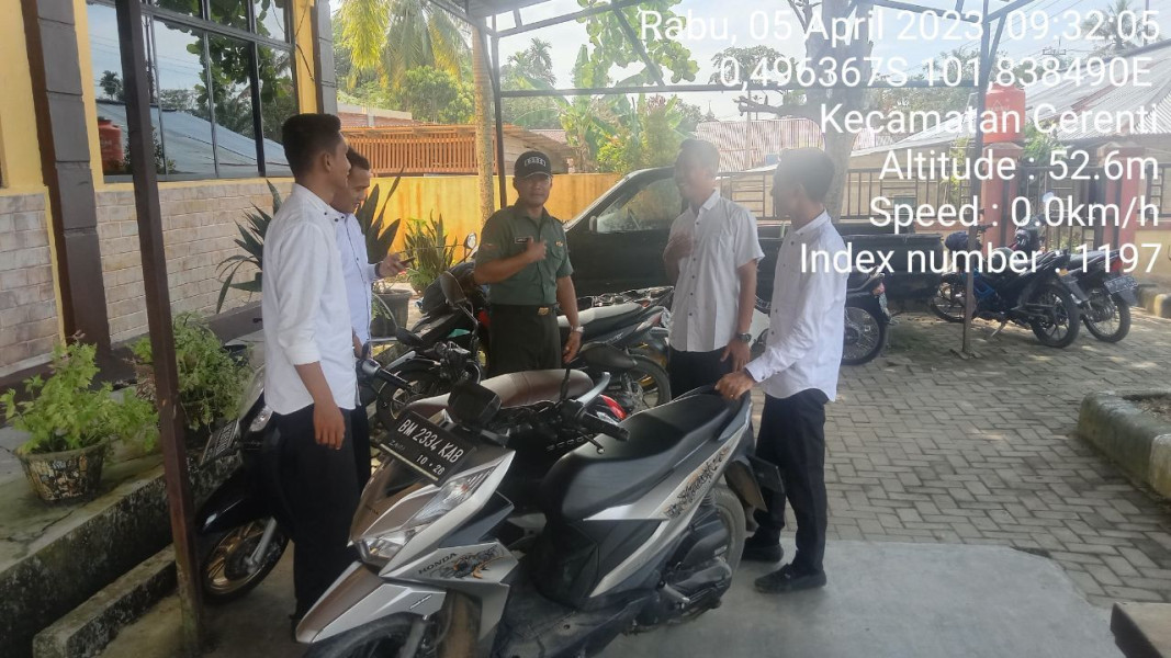 Babinsa Koramil 06/Cerenti Kodim 0302/Inhu Lakukan Komsos Di Bulan Suci Romadhon Di Kampung Pancasila