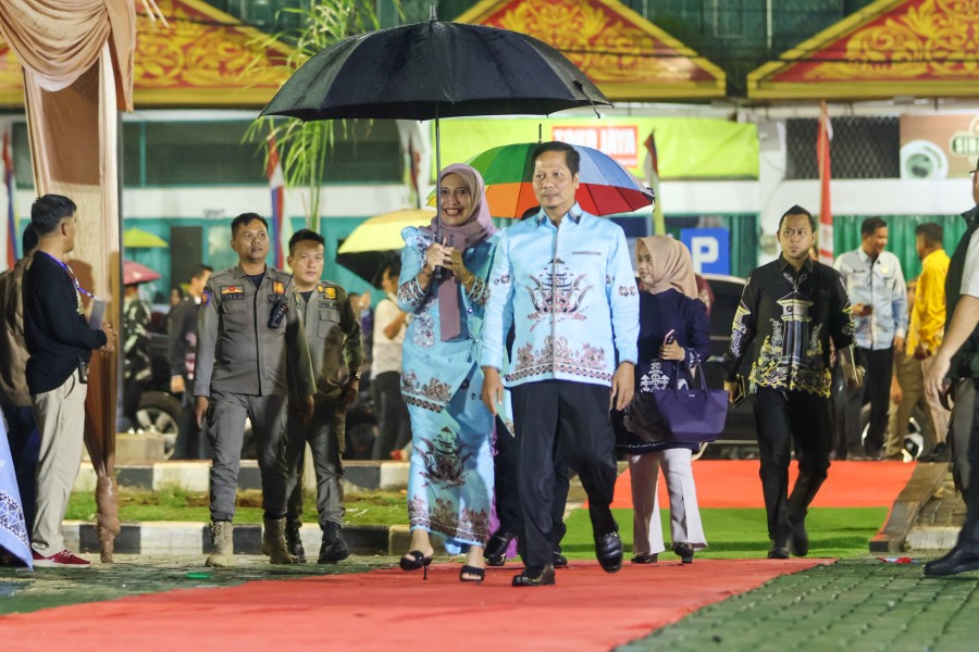 Semarak HUT Kuansing Ke 27, Plt Bupati Kuansing H. Muklisin Membuka Batik Carnaval 