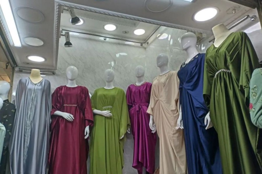 Tren Baju Lebaran 2025: Gamis Mewah hingga Kaftan Elegan di STC Pekanbaru!
