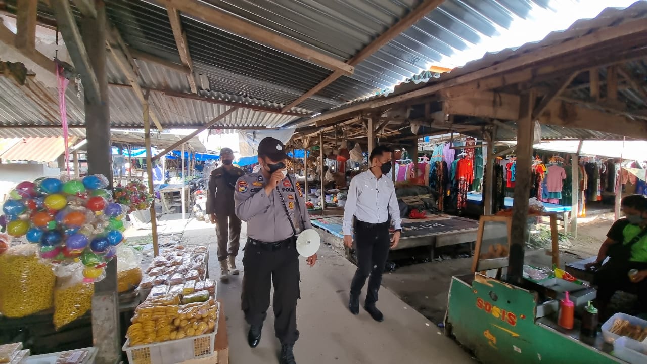 Pantau Prokes Warga, Polsek Pangkalan Kuras Gelar Yustisi di Pasar