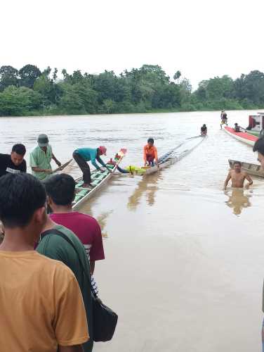 Antarkan Jalur Untuk Di Perbaiki  Warga Tanjung Simandolak Bedol Desa 