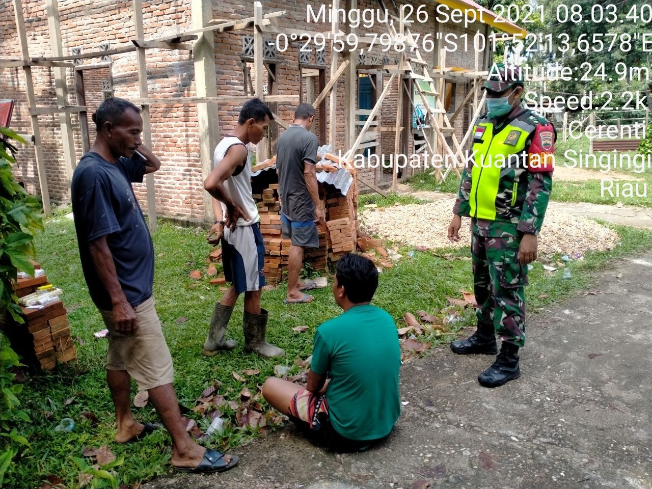 Kopda Mohammad Soleh Babinsa Koramil 06/Cerenti Kodim 0302/Inhu Melaksanakan Kegiatan Komsos Dengan Warga Binaan