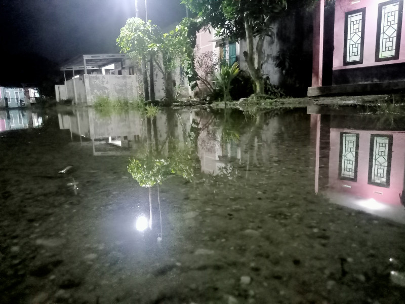 Hujan Deras Sebabkan Banjir di Pekanbaru, Warga Diminta Waspada