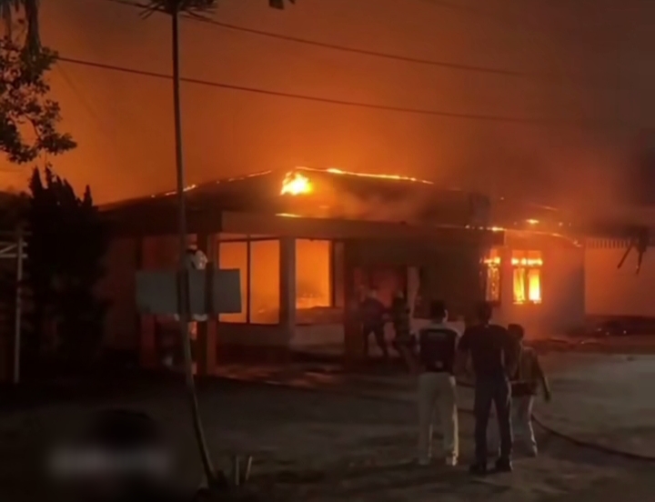 Rumah Usaha Sinar Coffee Jalan Ronggo Warsito Terbakar