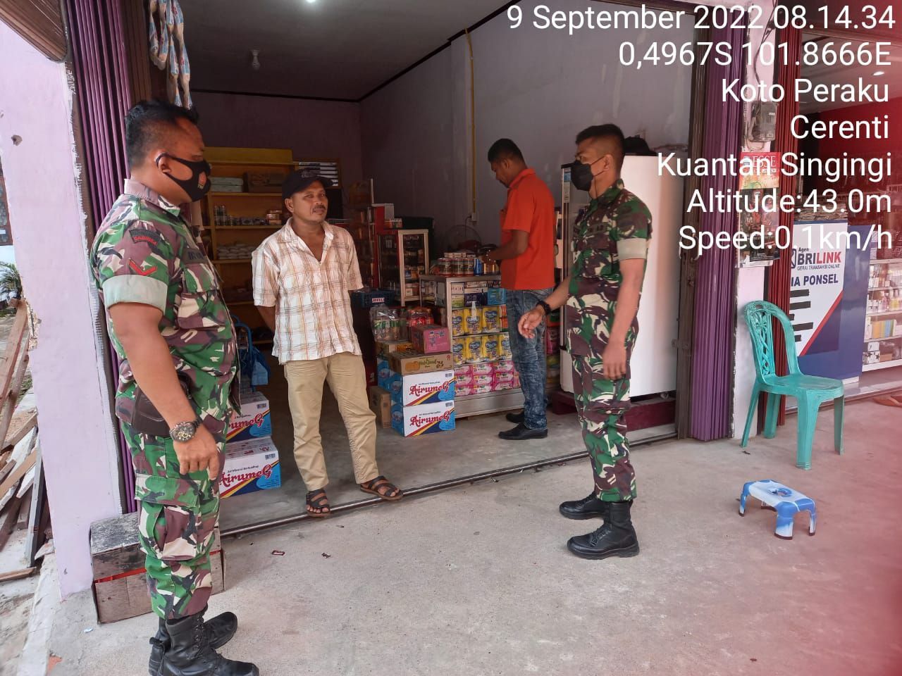 Dengan Pendekatan Yang Tepat, Babinsa Koramil 06/Cerenti Kodim 0302/Inhu,Di Wilayah Cerenti Berikan Edukasi Tentang Disiplin Prokes
