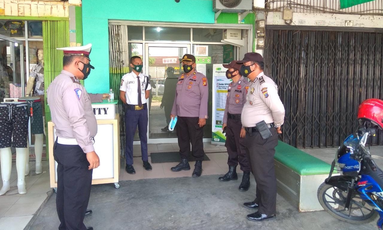 Patroli C3, Personel Polsek Pangkalan Kerinci Imbau Warga Waspada Terhadap Aksi Kriminal