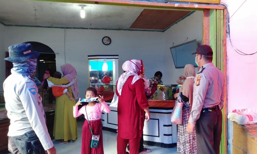 Polsek Langgam Sosialisasi dan Patroli Dialogis Keamanan dan Virus Corona