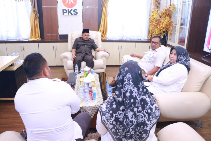 Kepala BPKAD Dampingi Pj Sekda dalam Rapat Kerja Bersama Ketua DPRD Pekanbaru