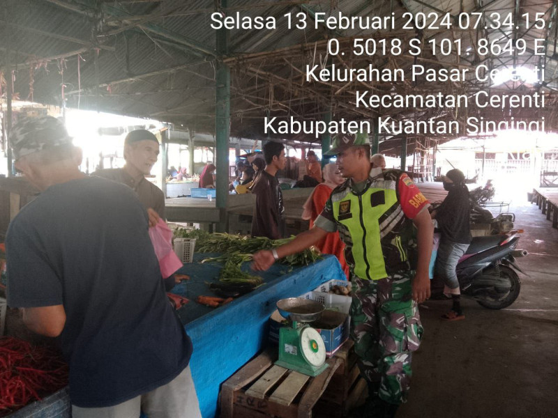 Babinsa Koramil 06/Cerenti Kodim 0302/Inhu Cek Perkembangan Harga 