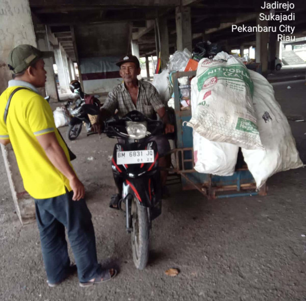 GAKKUM DLHK Pekanbaru Sidak di Pasar Cik Puan, Becak Motor Ditegur karena Langgar Aturan Pembuangan Sampah
