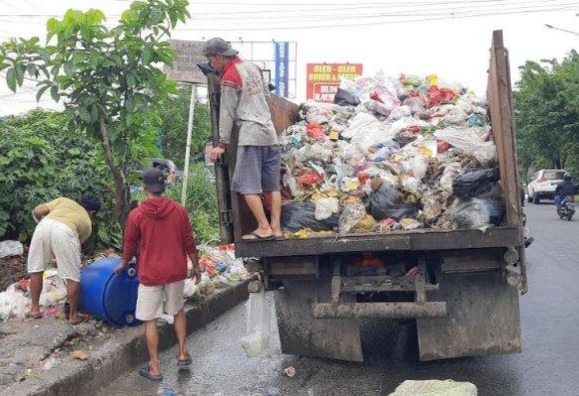 Pemko Pekanbaru Tertibkan Pengelolaan Sampah, Penarikan Iuran Diserahkan ke RT dan RW