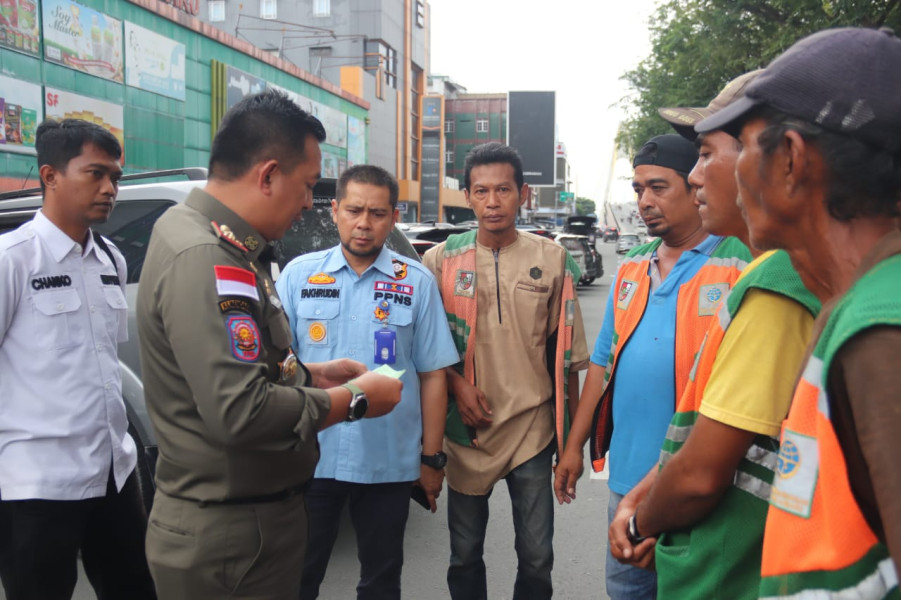 Sosialisasi Tarif Parkir Baru, Satpol PP Pekanbaru Turun ke Jalan