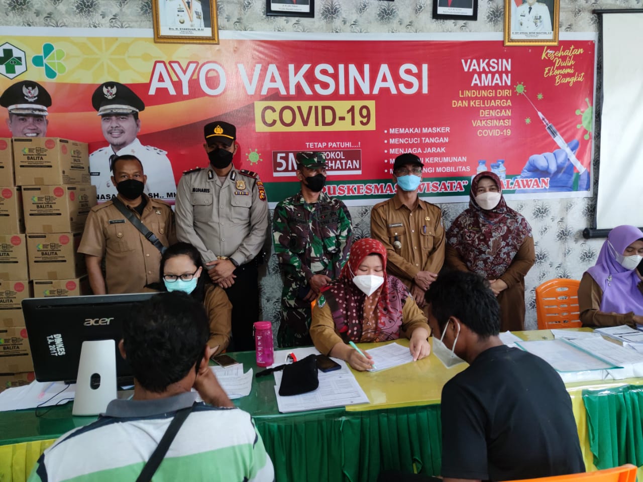 Kebut Capaian Vaksinasi, Polsubsektor Pelalawan Terus Lakukan Pengawalan