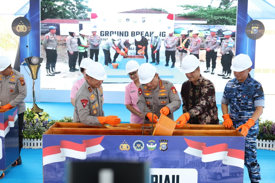Kapolri Resmikan Hanggar Presisi dan Groundbreaking 9 Sentra Gizi di Riau