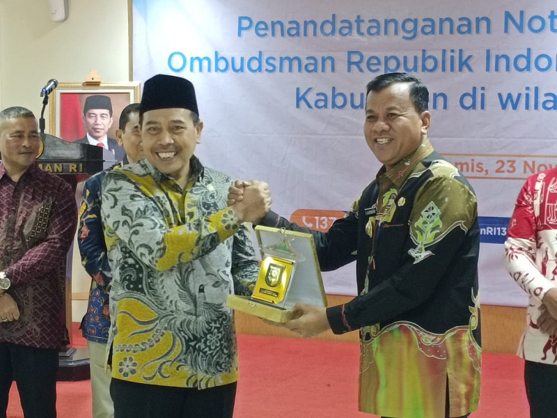 Tingkatkan Pelayanan Publik, Bupati Tandatangani MoU Bersama Ombudsman RI