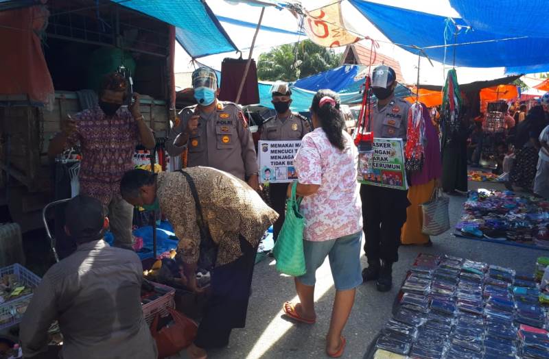 Polsek Bandar Sei Kijang Imbau Masyarakat di Pasar Tradisional Patuhi Prokes