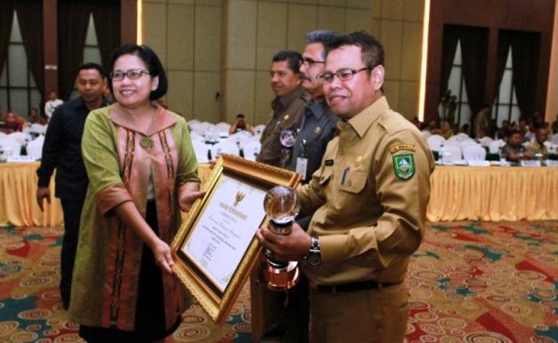Juara Tiga Penyusunan RKPD 2016, Bengkalis Terima Penghargaan Pangripta Nusantara