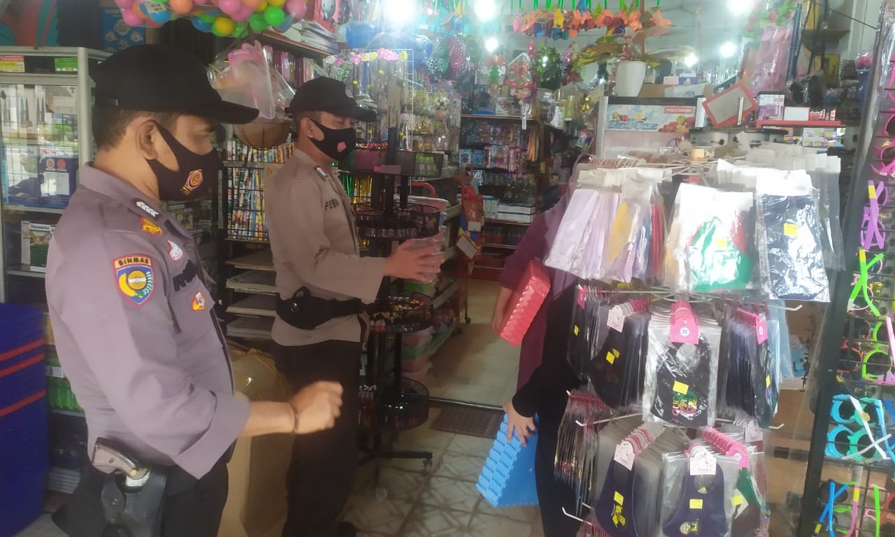 Personel Polsek Pangkalan Kerinci Patroli di Pusat Keramaian dan Perkantoran