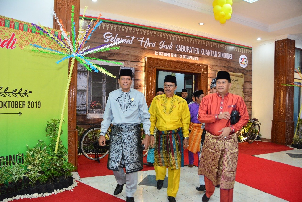 Untuk Tingkatkan Ekonomi Desa: H Sukarmis Hibahkan Tanah Untuk Gunung Kesiangan.