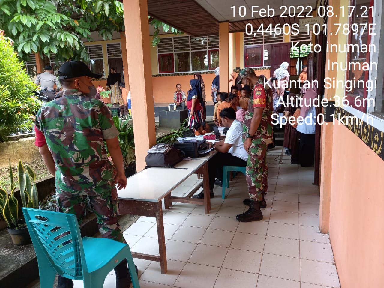 Babinsa Koramil06/Cerenti Kodim 0302/Inhu Ajak Warga Akhiri Covid-19  Dengan Cara Disiplin Untuk Patuhi Prokes